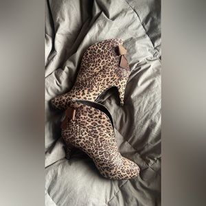 Heel boots leopard